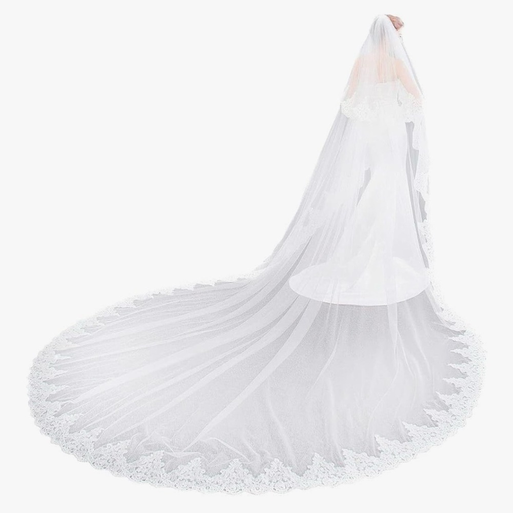 Elegant 2 Tier Royal Length Ivory and Lace Bridal Wedding Veil